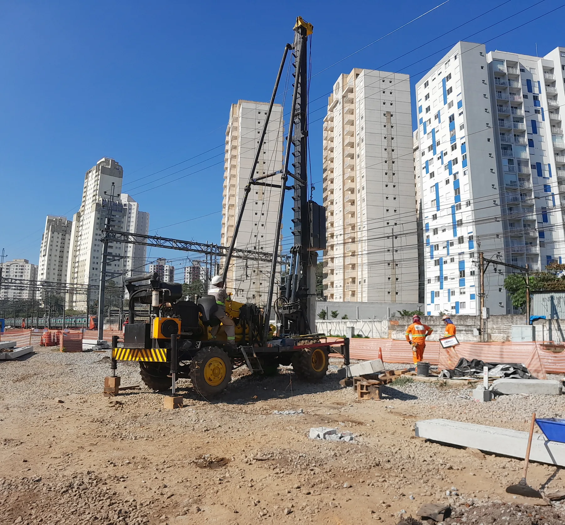 Equipamento especializado em obra urbana